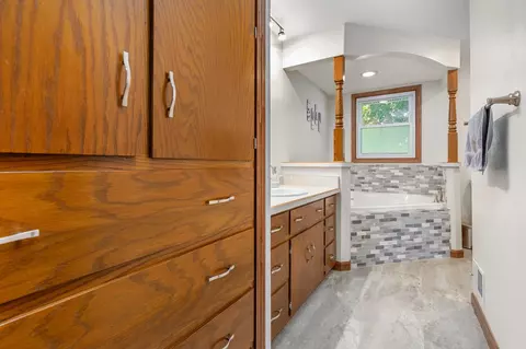 Bath - n319 Hillside Drive, Appleton, WI 54915 photo 3 of 5