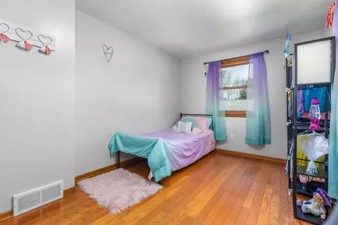 Bedroom - n319 Hillside Drive, Appleton, WI 54915 photo 3 of 8
