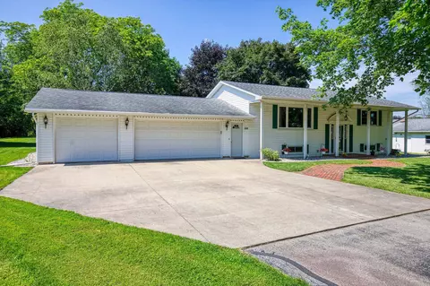 n319 Hillside Drive, Appleton, WI 54915