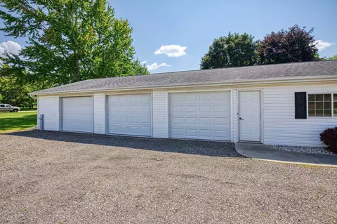 Exterior - n319 Hillside Drive, Appleton, WI 54915 photo 5 of 18