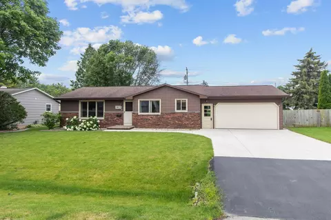 2025 Winwood Dr, Appleton, WI 54915