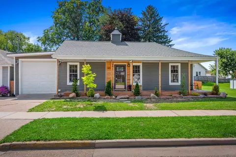 208 S Oxford St, Wautoma, WI 54982