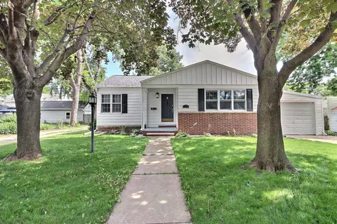715 Morris St, De Pere, WI 54115