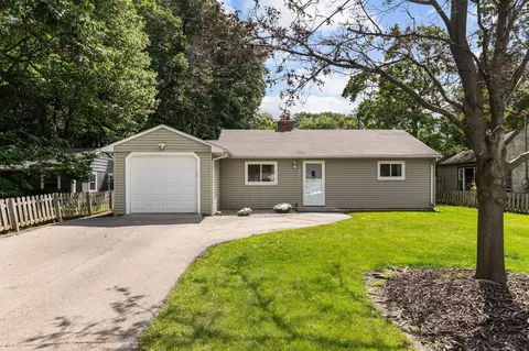 2340 Gmeiner Rd, Appleton, WI 54915