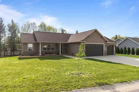 642 Wildwind Dr, Hortonville, WI 54944