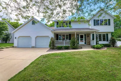 1696 King Of Arms Dr, Green Bay, WI 54313