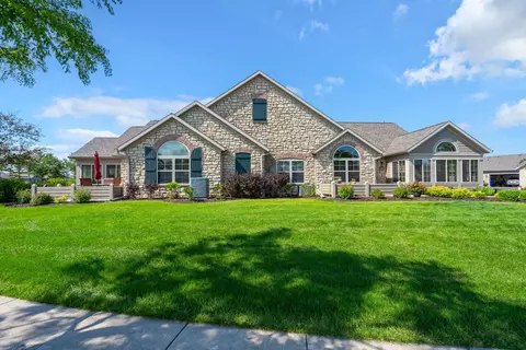 2207 E Tuscany Way, Appleton, WI 54913