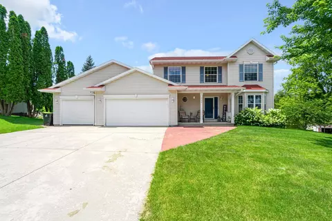 365 Hyland Trl, Mayville, WI 53050