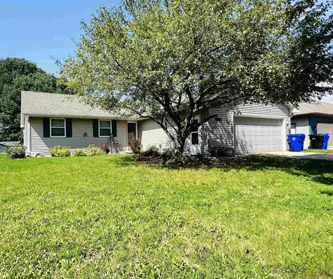 1736 E Sylvan Ave, Appleton, WI 54915 photo 2