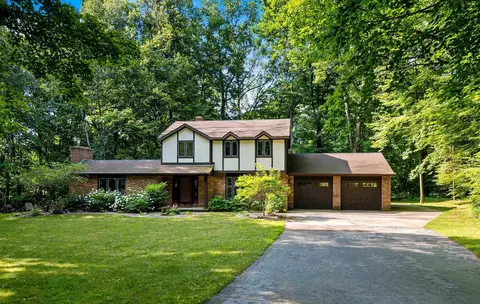 887 Pine Hill Dr, Oneida, WI 54155