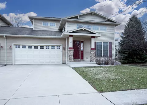 8 Aurora Ln, Fond Du Lac, WI 54935