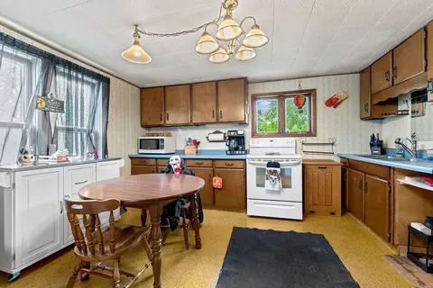 915 N Durkee St, Appleton, WI 54911 photo 2