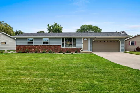 2454 Morgan Ln, Green Bay, WI 54311