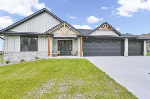 1831 Bobby Jones Dr, De Pere, WI 54115