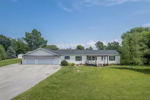 5024 Tumblebrook Dr, Oshkosh, WI 54904