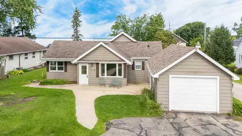 5775 Grand River Dr, Butte Des Morts, WI 54927