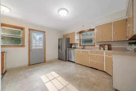 1007 N Richmond St, Appleton, WI 54911 photo 8
