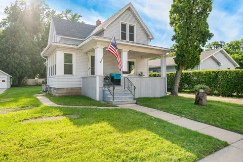 1007 N Richmond St, Appleton, WI 54911