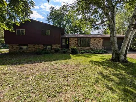 1833 Wyman St, New London, WI 54961