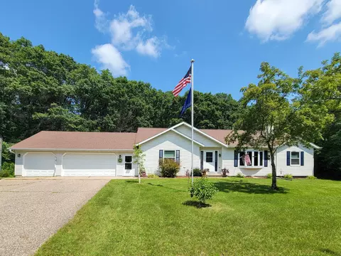 1282 W Fulton St, Waupaca, WI 54981