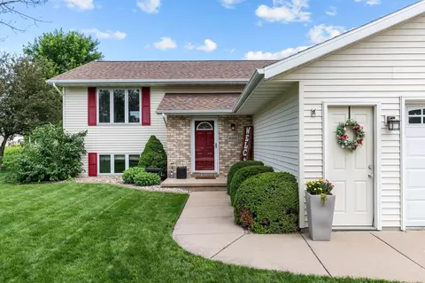836 Manor Pl, Little Chute, WI 54140