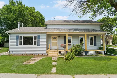 1018 E Lincoln Ave, Oshkosh, WI 54901