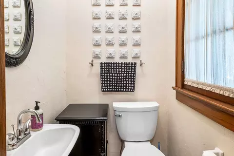 Bath - 623 S Mueller St, Appleton, WI 54914 photo 1 of 3