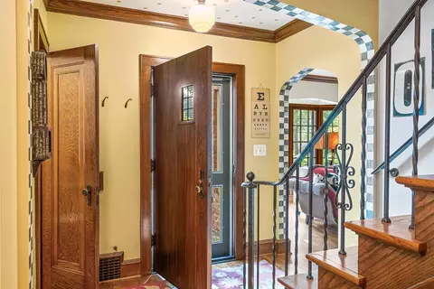 Entry Way - 623 S Mueller St, Appleton, WI 54914 photo 5 of 7