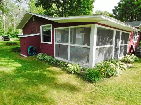 443 Beauty View Rd, Luxemburg, WI 54217