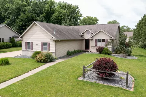 4545 Cedar View Dr, Oshkosh, WI 54901