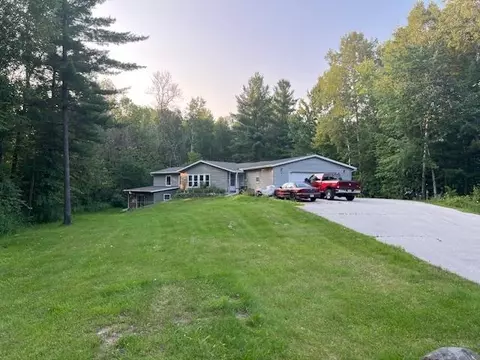 5666 Dorn Ln, Little Suamico, WI 54141