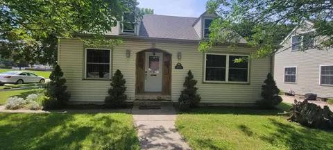 803 25th St, Two Rivers, WI 54241