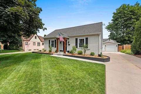 128 Miramar Dr, Green Bay, WI 54301