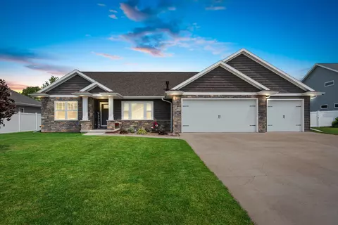 429 Kristy Lee Ct, Green Bay, WI 54311