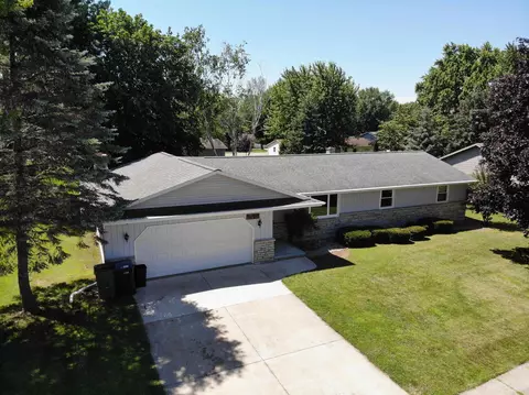 251 Bentwood Dr, Brillion, WI 54110