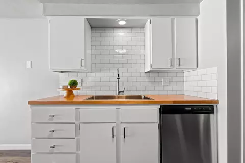 Kitchen - 430 E 1st Ave # A, Appleton, WI 54911 photo 1 of 4
