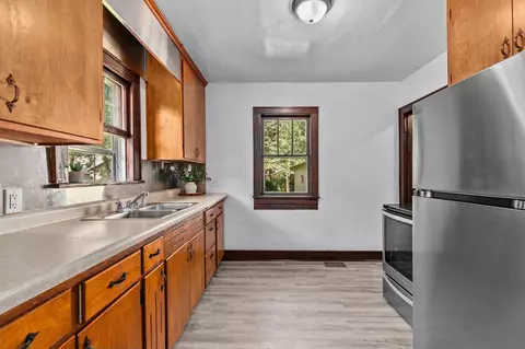 2121 N Oneida St, Appleton, WI 54911 photo 3