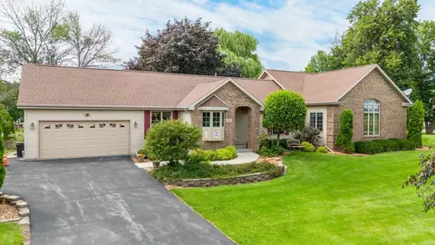 7915 Canvasback Ct, Larsen, WI 54947
