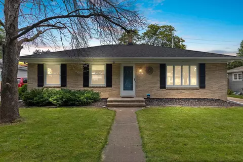 1024 E Lindbergh St, Appleton, WI 54911
