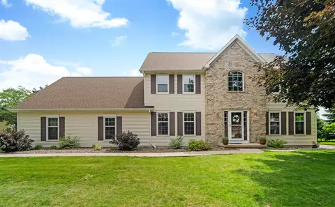 429 E Carrington Ln, Appleton, WI 54913