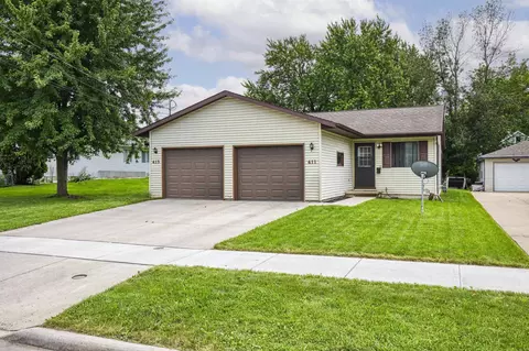 411 9th St, Menasha, WI 54952