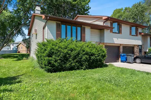 800 Glenhaven Ln, Green Bay, WI 54301