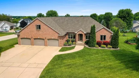 4008 Garrett St, De Pere, WI 54115