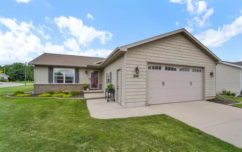 2010 Sweetbriar Ln, Menasha, WI 54952
