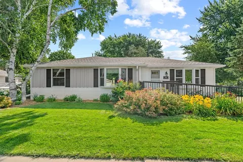 1086 Green Acres Ln, Neenah, WI 54956
