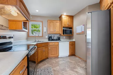 239 Alison Ct, Wrightstown, WI 54180 photo 9