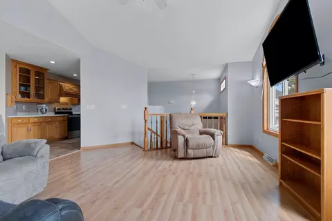 239 Alison Ct, Wrightstown, WI 54180 photo 5