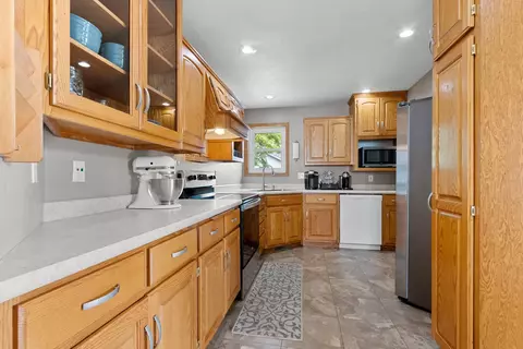 239 Alison Ct, Wrightstown, WI 54180 photo 8