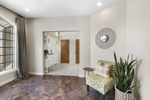 Entry Way - w2575 Fontana Way, Appleton, WI 54915 photo 4 of 5