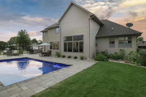 Exterior - w2575 Fontana Way, Appleton, WI 54915 photo 16 of 20